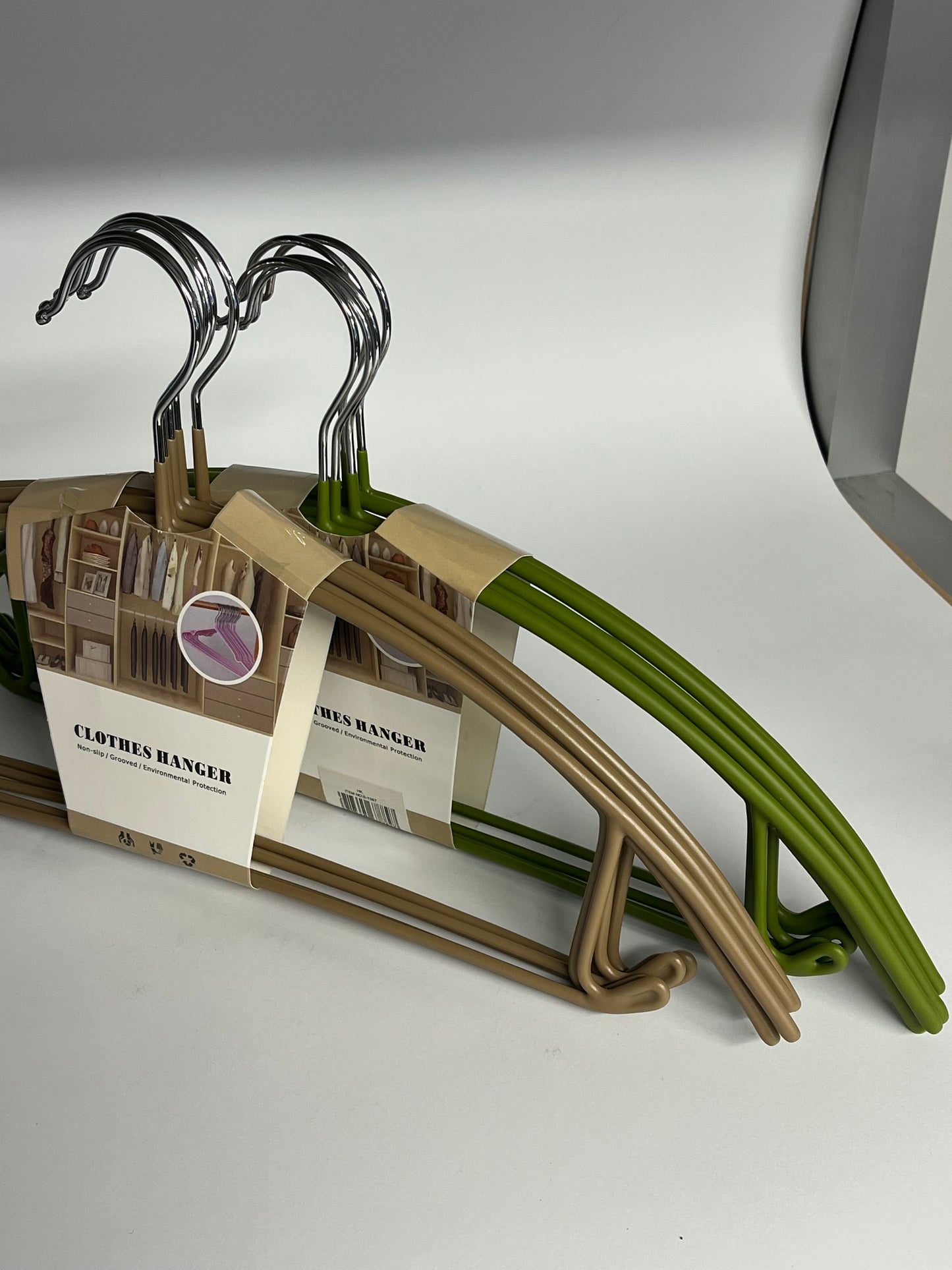 Metal Curved non-slip PVC coated Hangers 5pcs