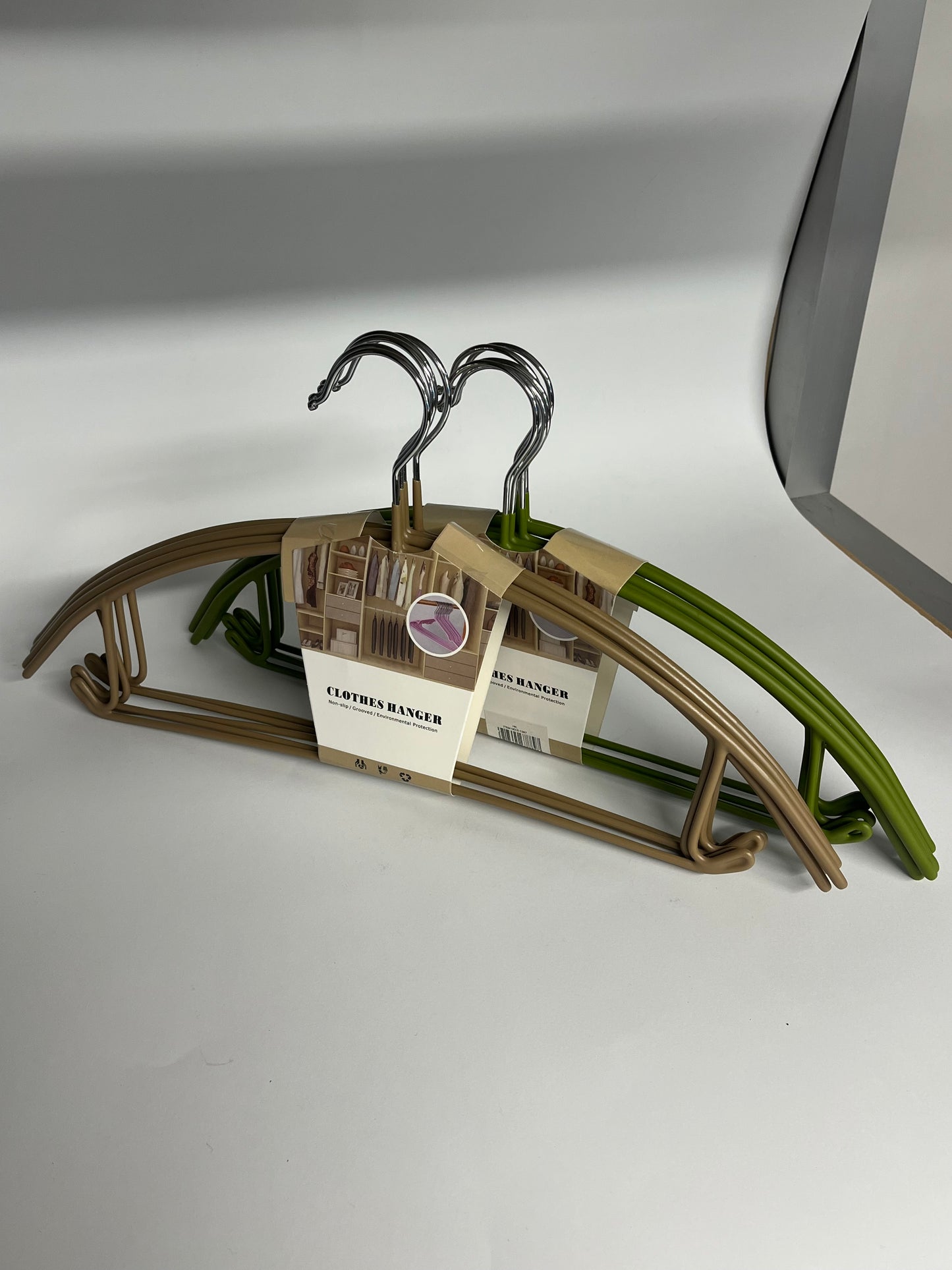 Metal Curved non-slip PVC coated Hangers 5pcs